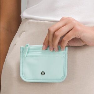 Lululemon True Identity Card Case in True Mint